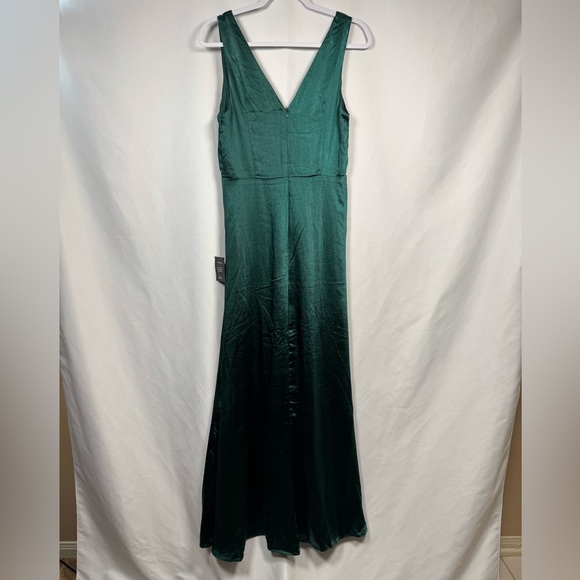 Lulu's Elegant V-Neck Sleeveless Emerald Green Dress M - Picture 5 of 8